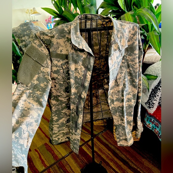 Camouflage military jacket - Picture 1 of 7